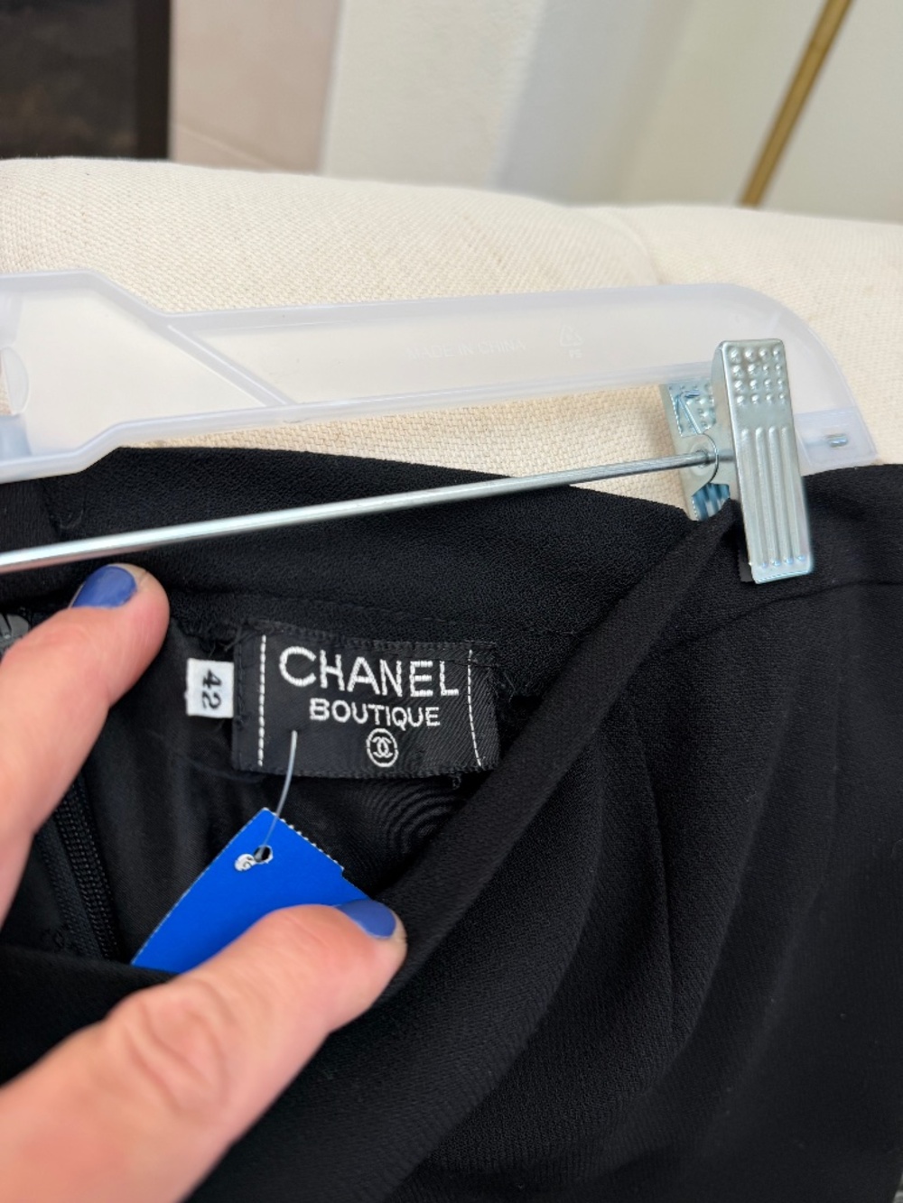 CHANEL Boutique Skirt black gold CC Button detail in back